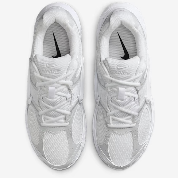 Nike V5 RNR women’s shoes - Picture 4 of 10